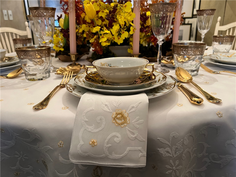 Toalha de Mesa Organza Redonda-TO138-161-Diam 224cm-6 Lugares